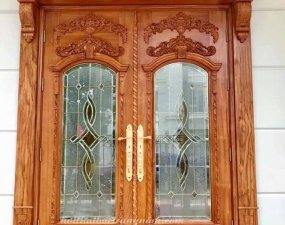 Mẫu cửa 2 cánh kết hợp kính hoa đồng sang trọng