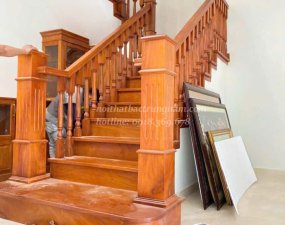 Thi công cầu thang gỗ gõ đỏ đẹp