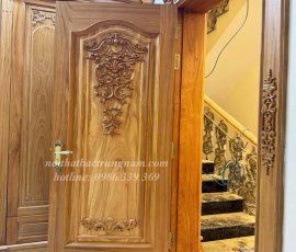 Mẫu cửa phòng tân cổ điển gỗ gõ đỏ CP26GD