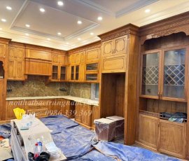 Mẫu tủ bếp gỗ gõ đỏ tân cổ điển TB26