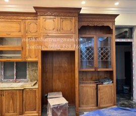 Mẫu tủ bếp gỗ gõ đỏ tân cổ điển TB26