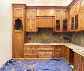 Mẫu tủ bếp gỗ gõ đỏ tân cổ điển TB26