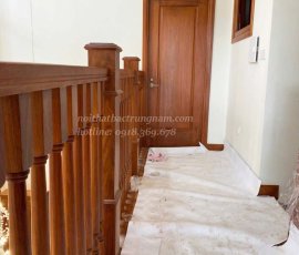 Thi công mẫu cầu thang gỗ gõ đỏ CT07GD