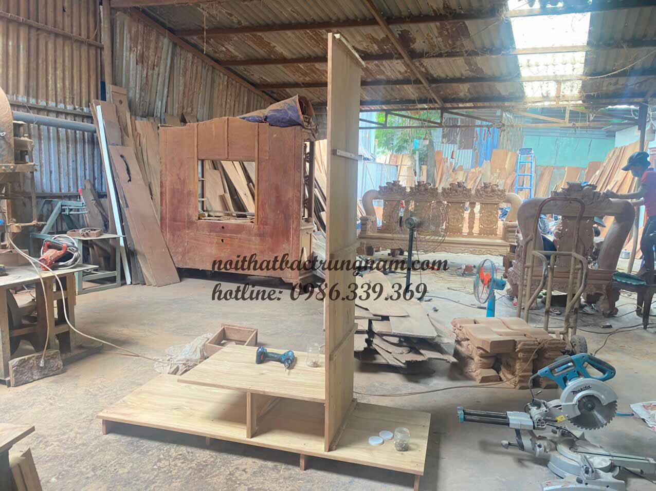 mẫu tủ áo 4 cánh 3 buồng 2 tầng gỗ gõ đỏ cao cấp