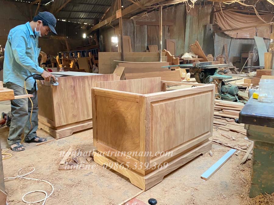 Mẫu bàn làm việc gỗ gõ đỏ LV02