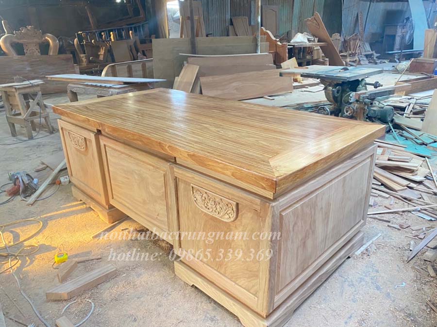 Mẫu bàn làm việc gỗ gõ đỏ LV02