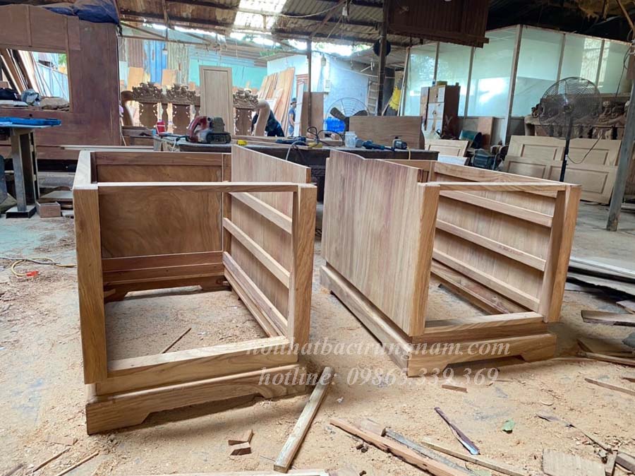 Mẫu bàn làm việc gỗ gõ đỏ LV02