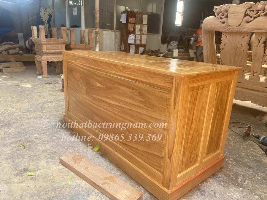 Mẫu bàn làm việc gỗ gõ đỏ đơn giản LV01