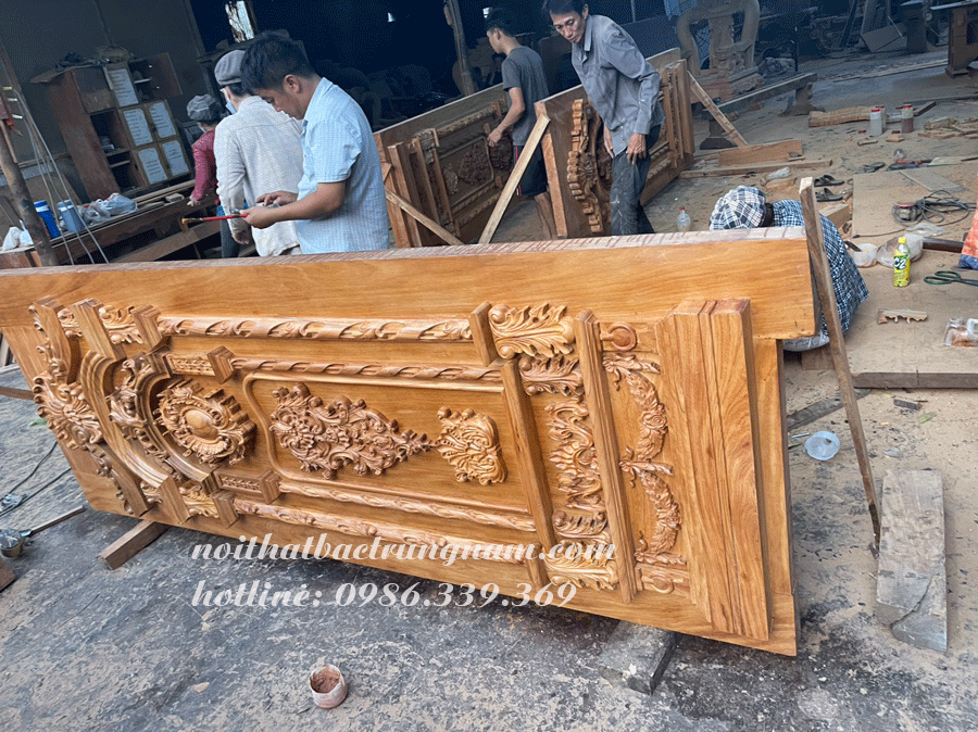 bo-cua-phong-khach-co-dien-4-canh