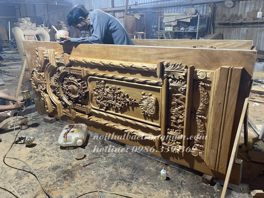 bo-cua-phong-khach-co-dien-4-canh
