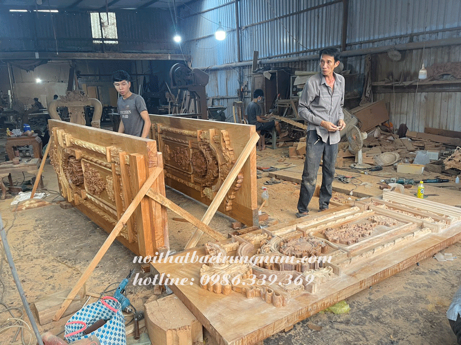bo-cua-phong-khach-co-dien-4-canh