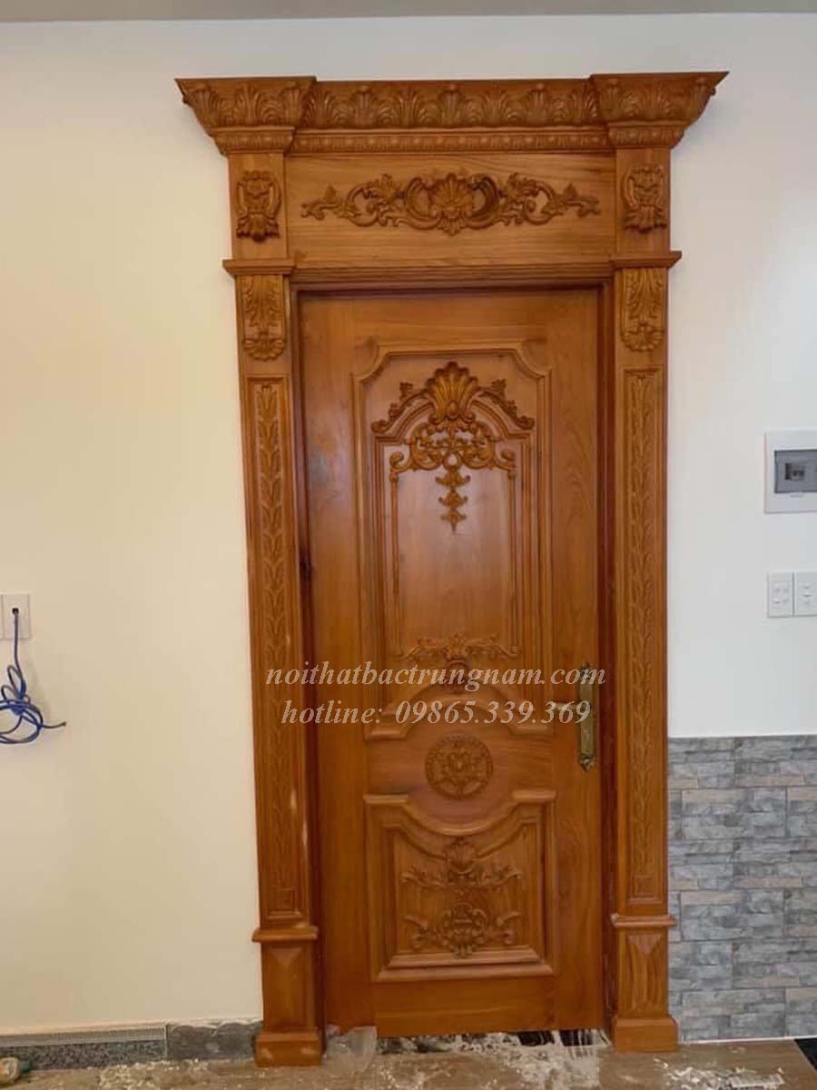 Mẫu cửa phòng tân cổ điển gỗ gõ đỏ CP23GD