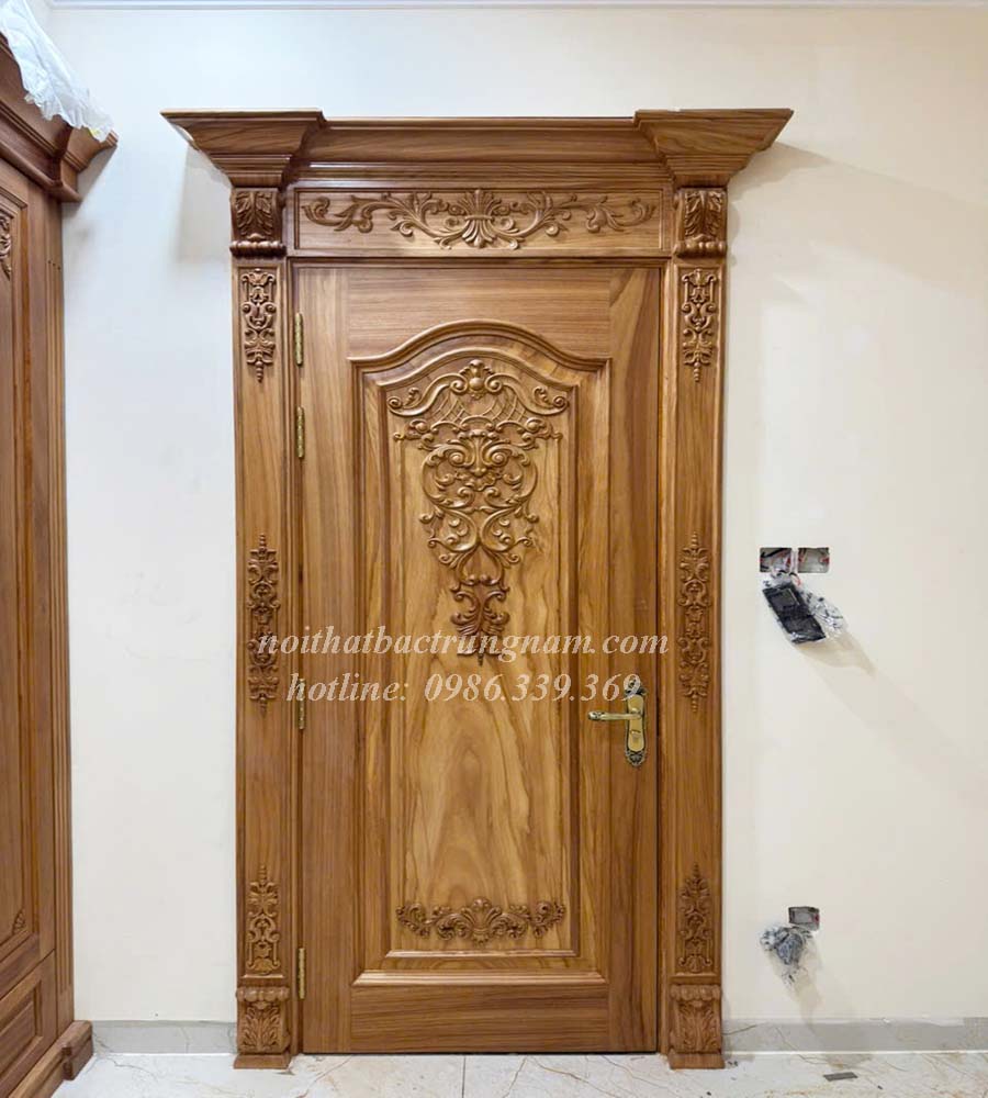 Mẫu cửa phòng tân cổ điển gỗ gõ đỏ CP26GD