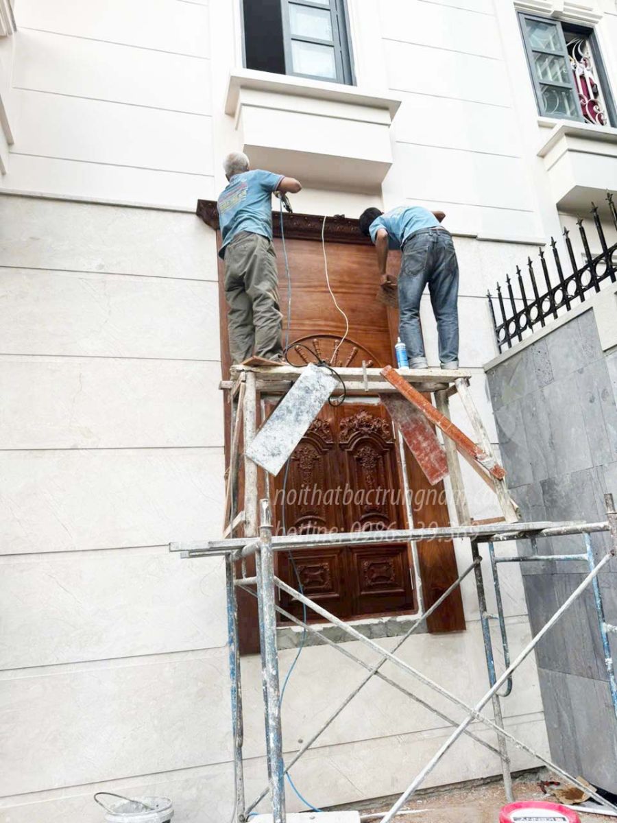 Bộ cửa 2 cánh tân cổ điển CC32GD