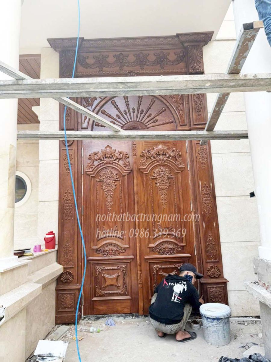 Bộ cửa 2 cánh tân cổ điển CC32GD