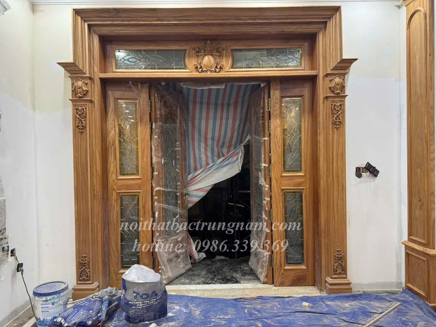 Hinh ảnh thi công nội thất gỗ gõ đỏ phong cách tân cổ điển