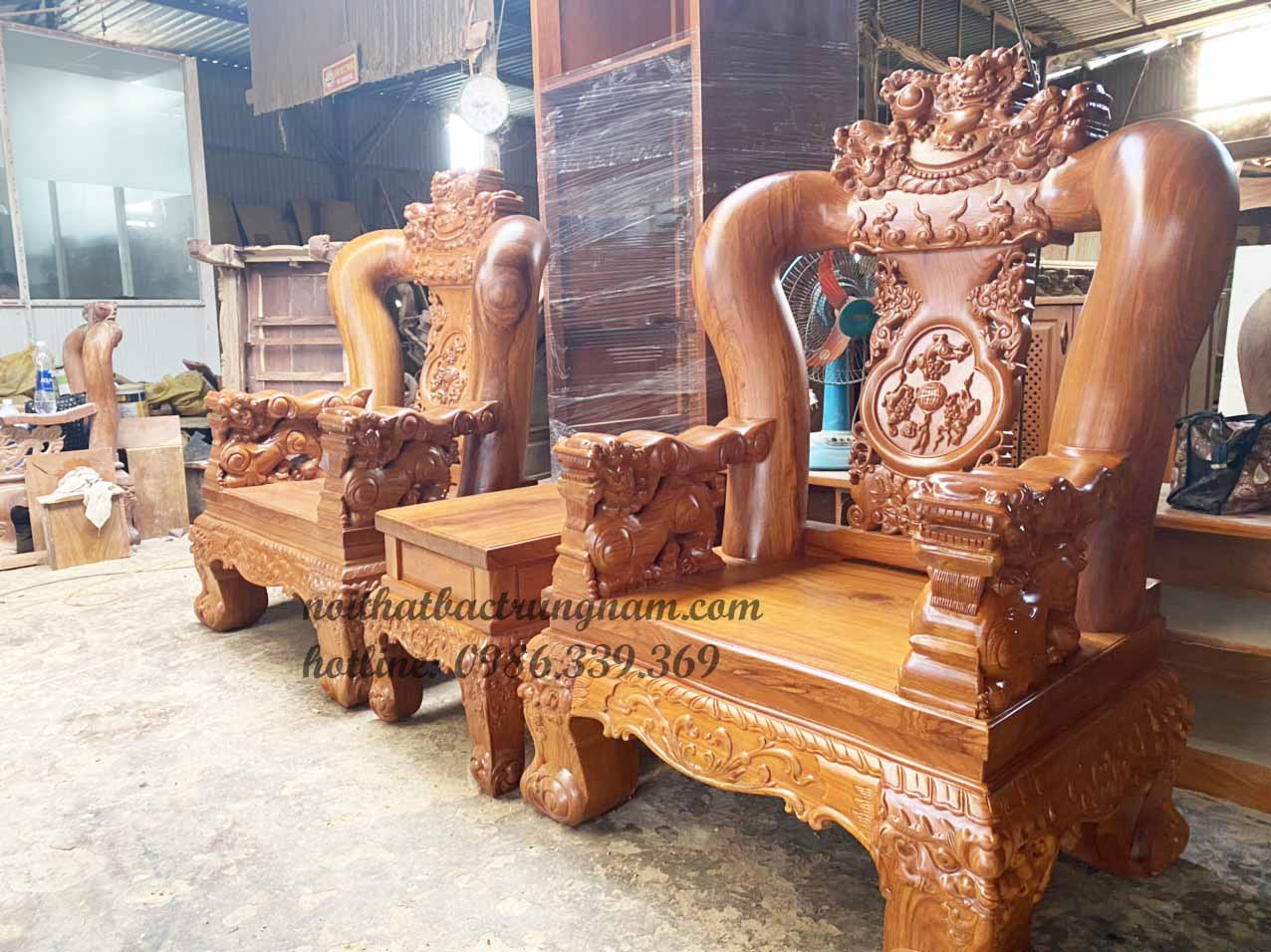 Bộ salon gỗ gõ đỏ chạm Nghê