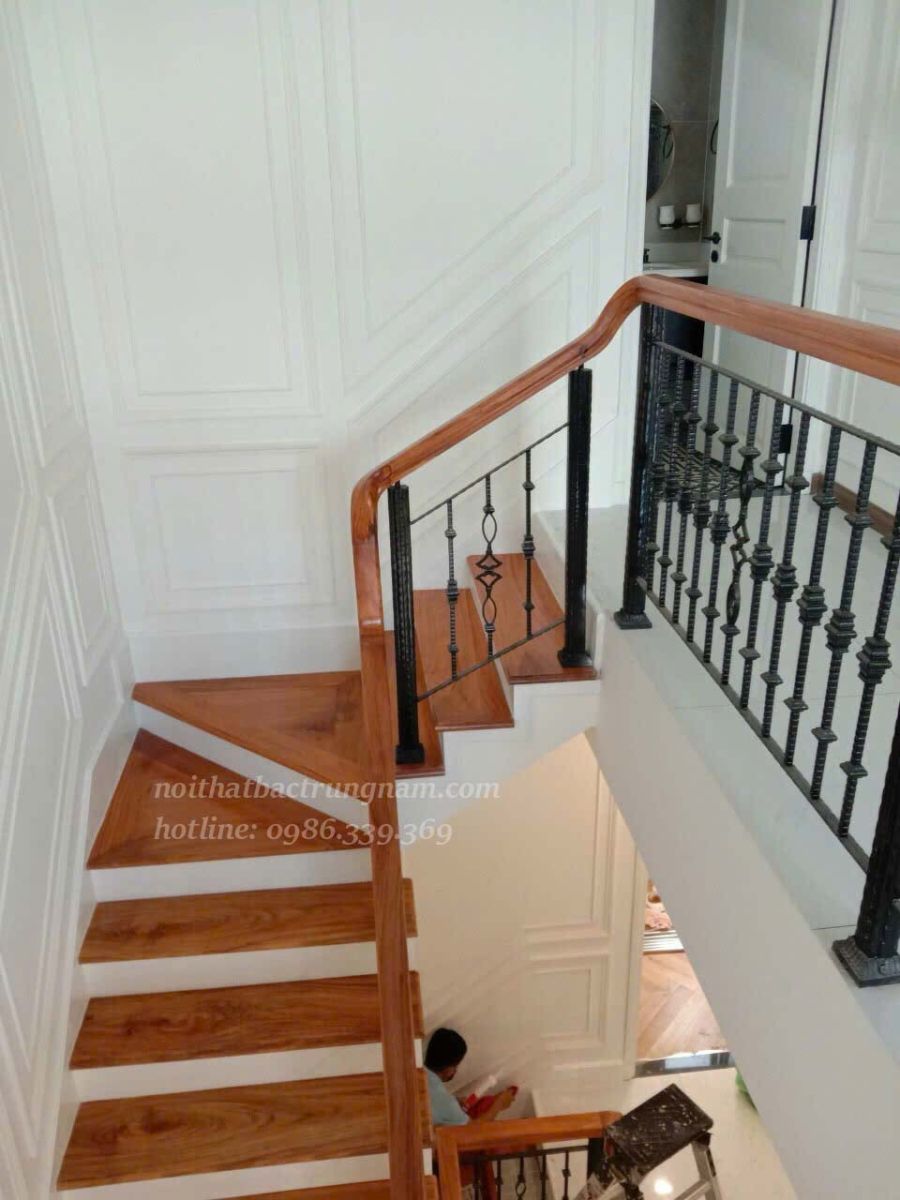 Mẫu tay vịn cầu thang kết hợp sắt nghệ thuật