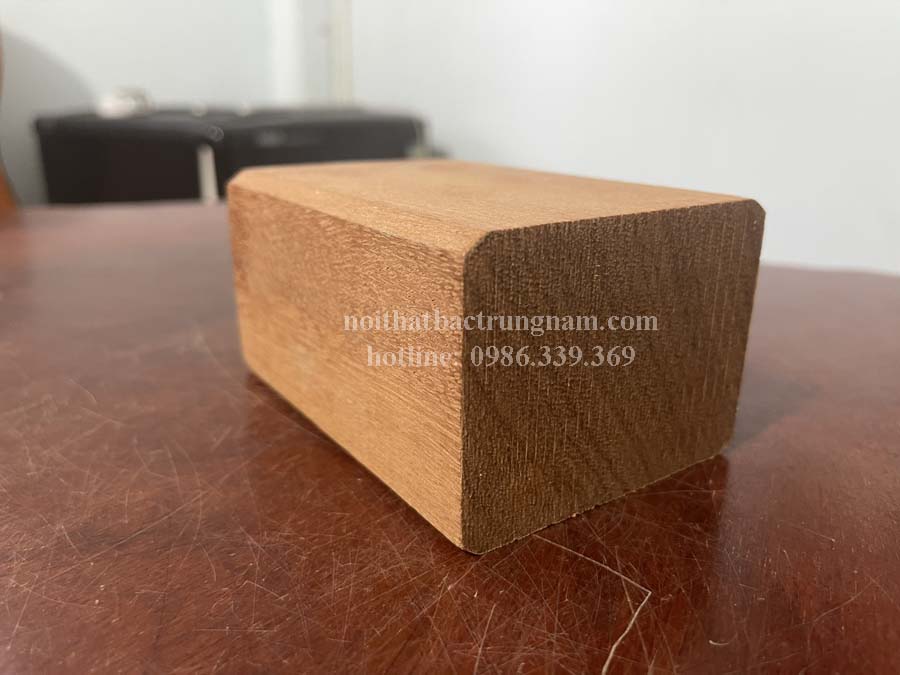 Một mẫu tay vịn vuông thẳng phẳng đơn giản