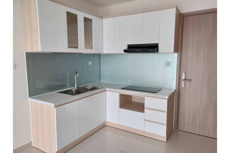 Mẫu tủ bếp góc L cánh Acrylich hiện đại